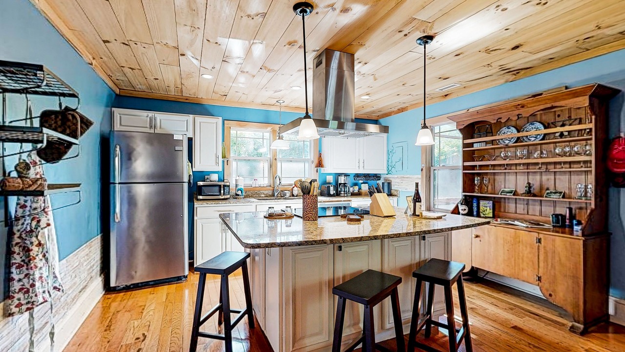 Photo of Kitchen in Chimney Rock
