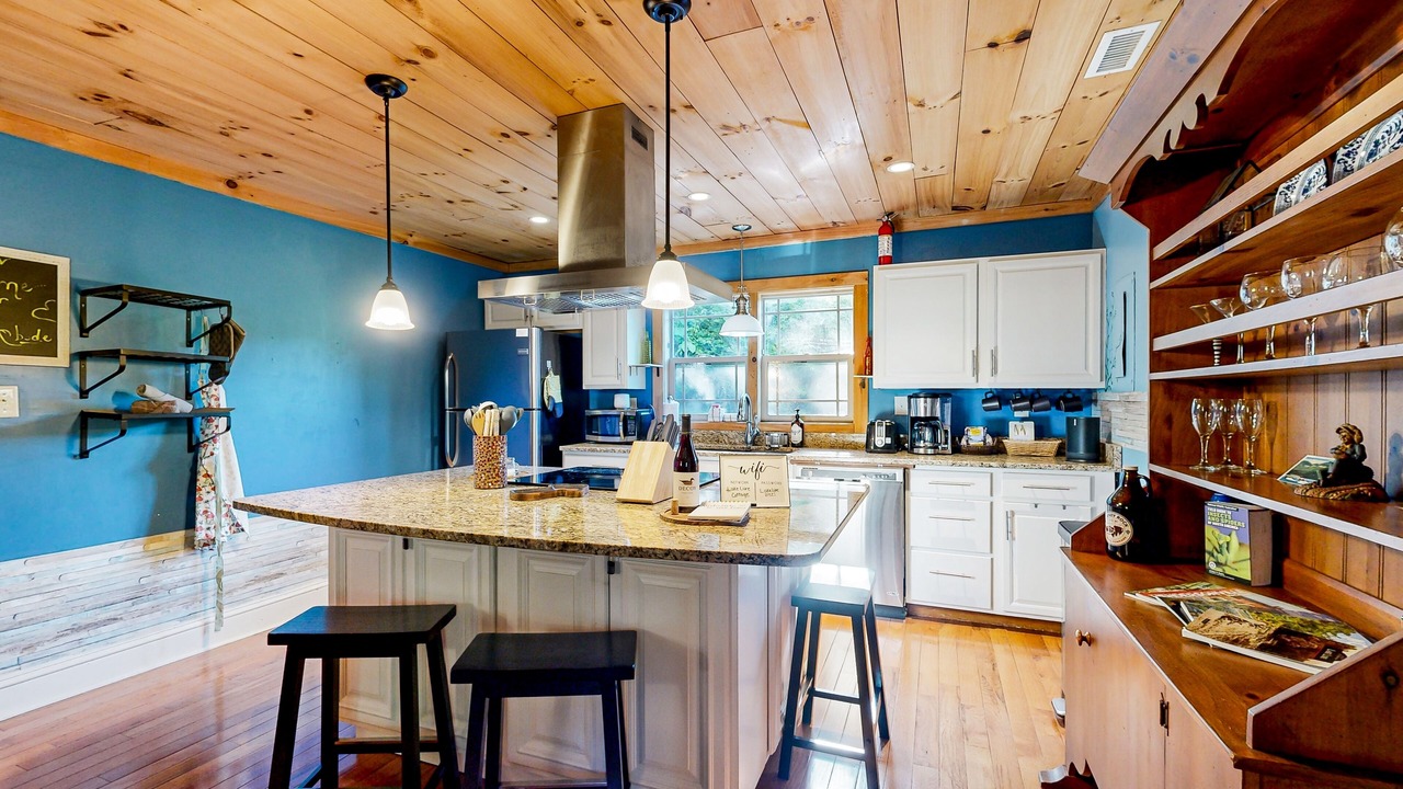 Photo of Kitchen in Chimney Rock