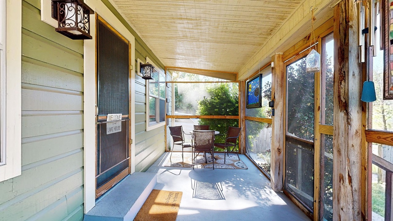 Photo of Patio Balcony in Chimney Rock