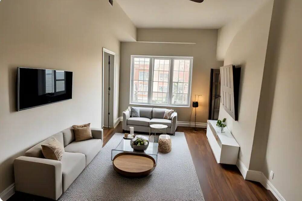 Photo of Livingroom in East Garfield Park