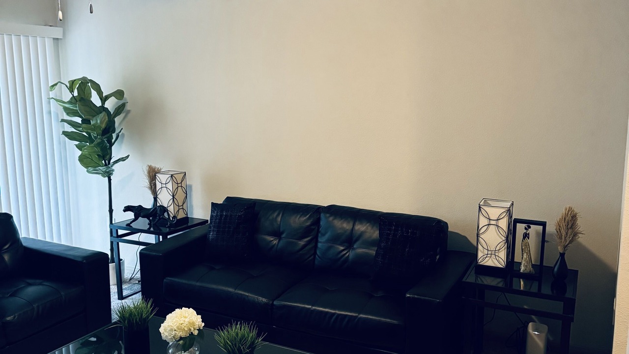 Photo of Livingroom in Midtown