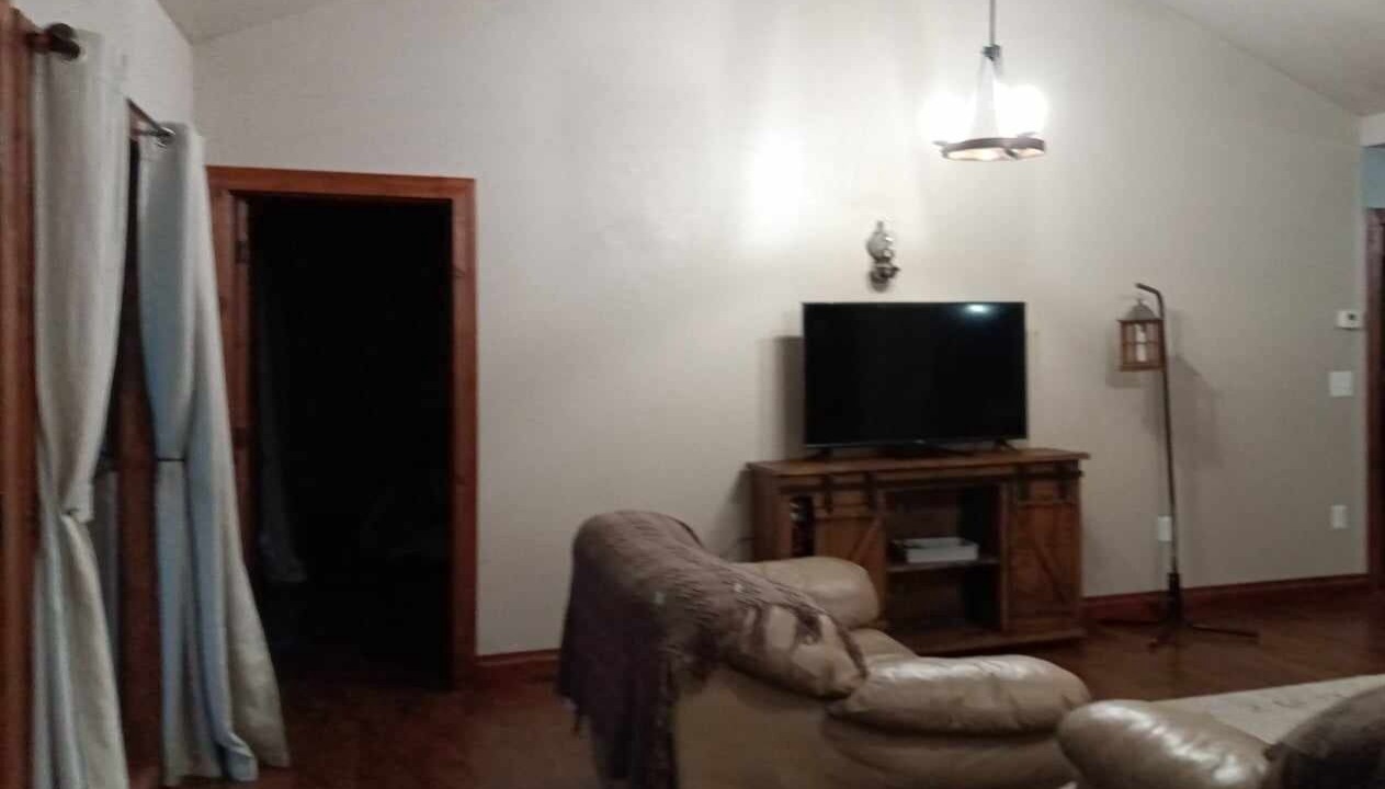 Photo of Livingroom in Mountainburg