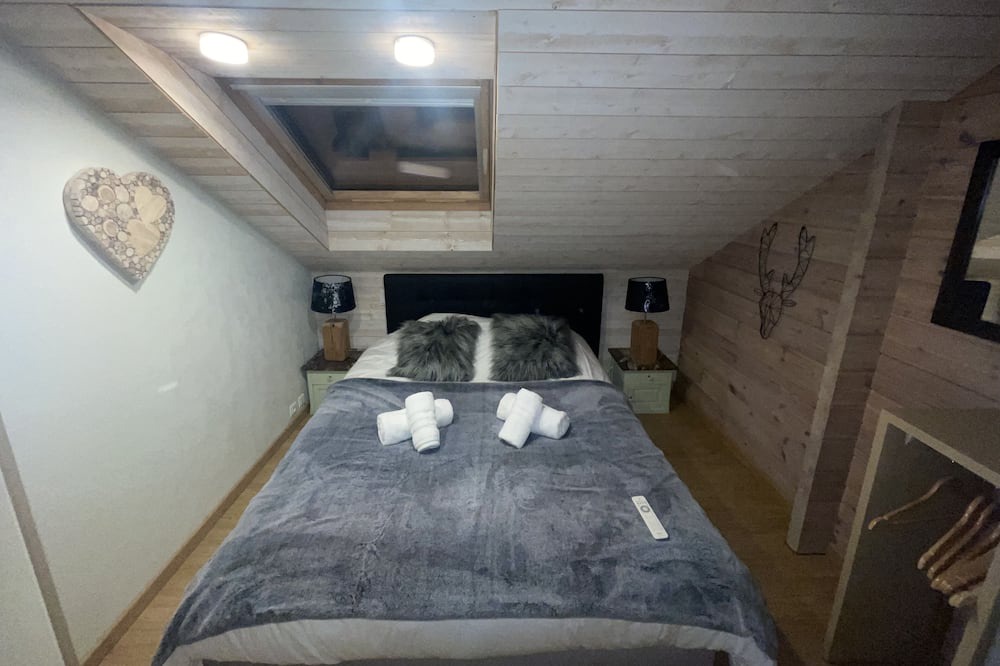 Photo of Bedroom in Archettes