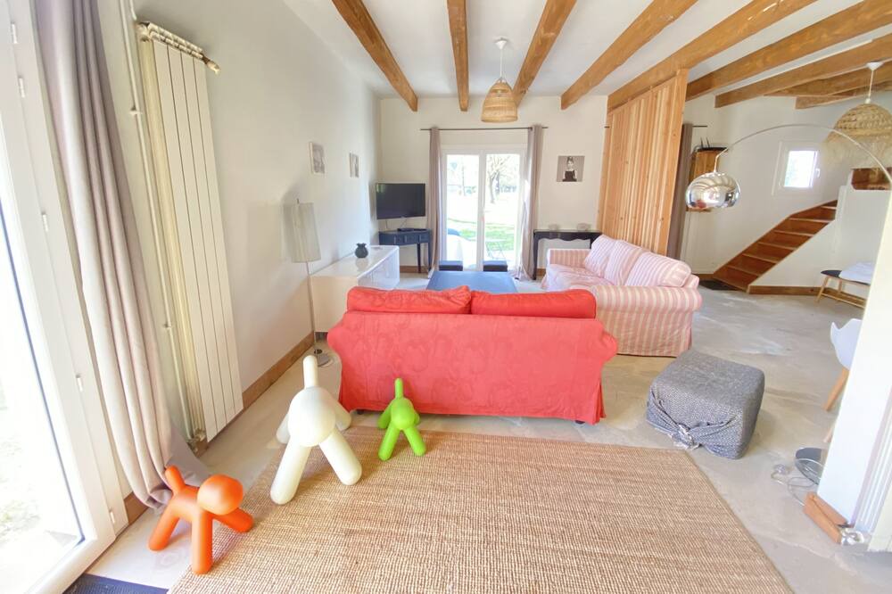 Photo of Others in Lesperon