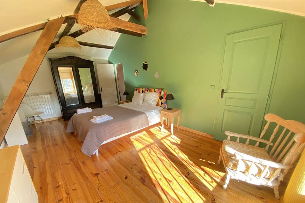 Photo of Bedroom in Lesperon