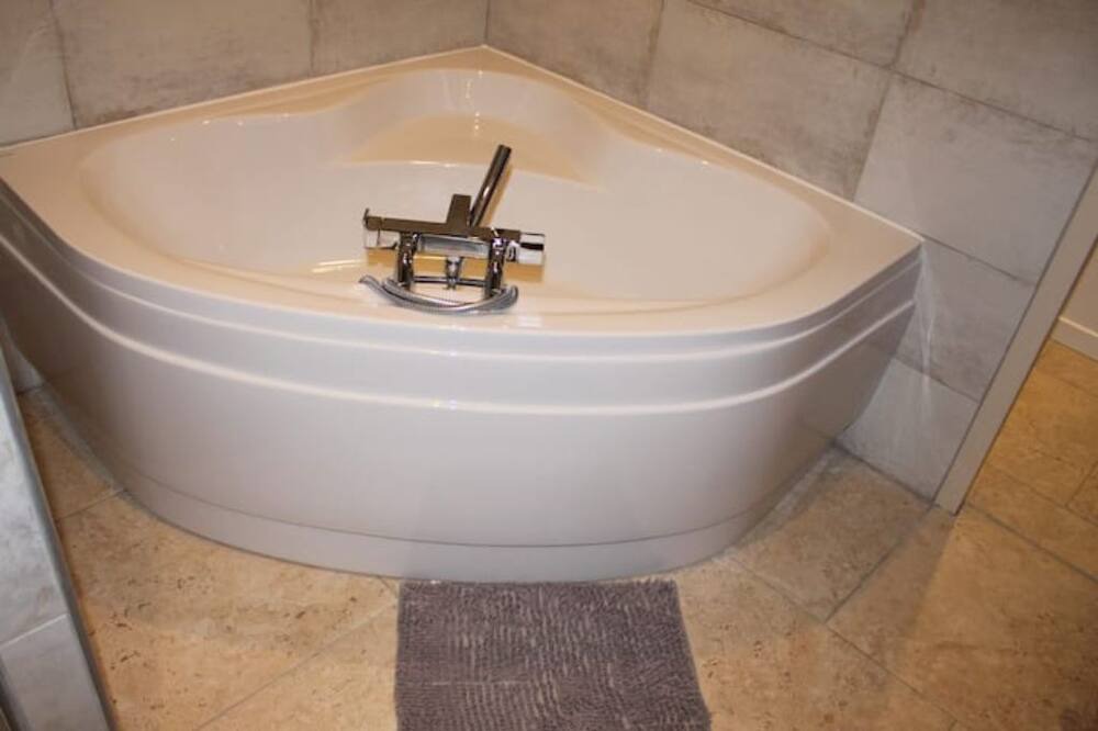 Photo of Bathroom in Saint-Barthelemy-le-Plain