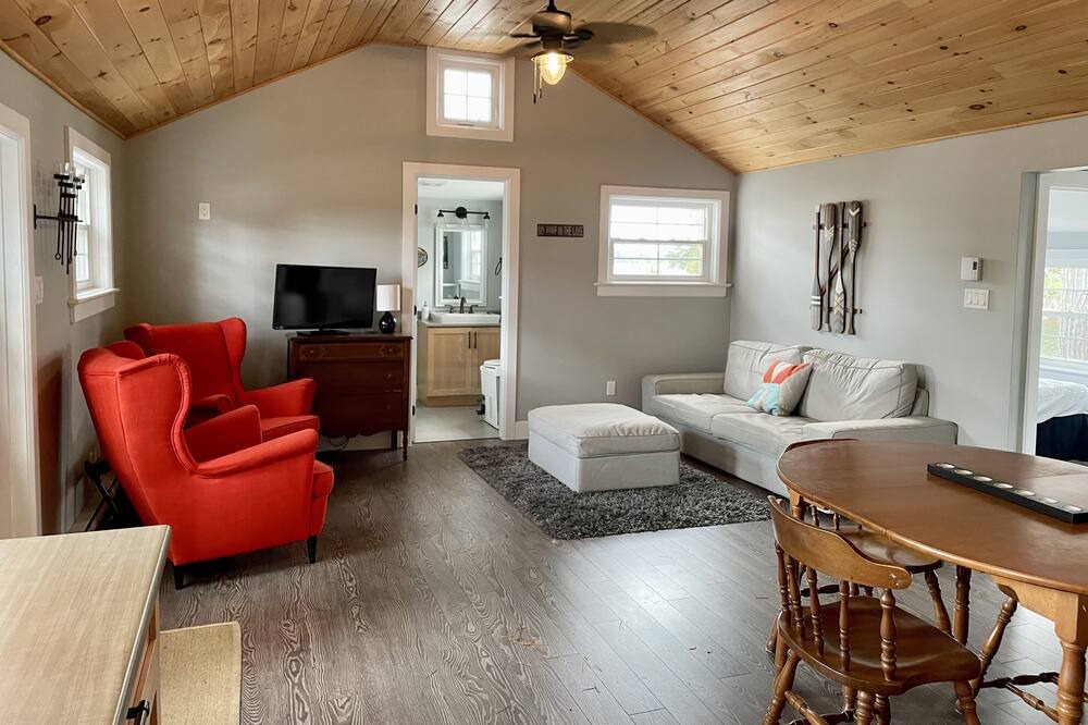 Photo of Livingroom in Frontenac