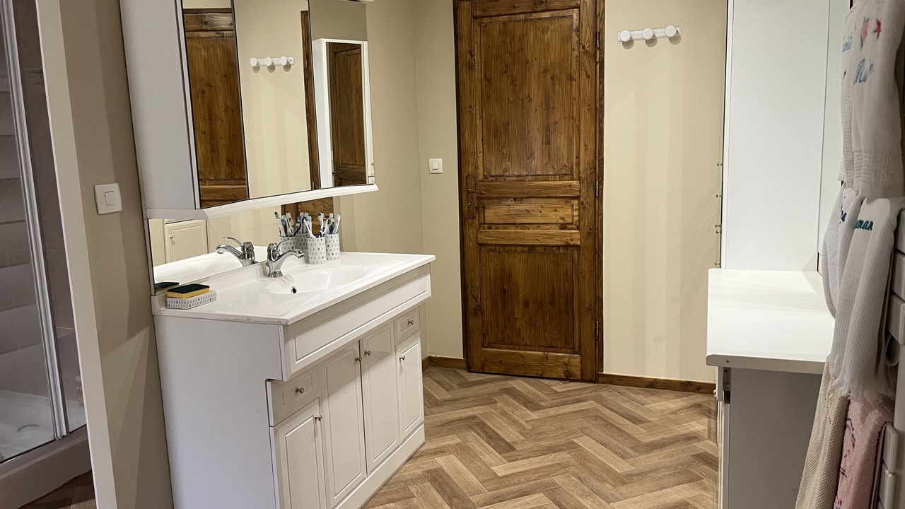 Photo of Others in Domsure