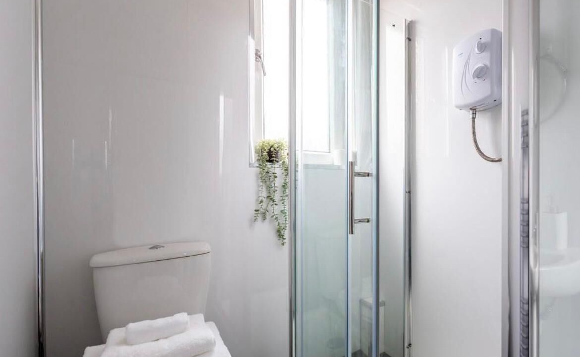 Photo of Others in Shotts