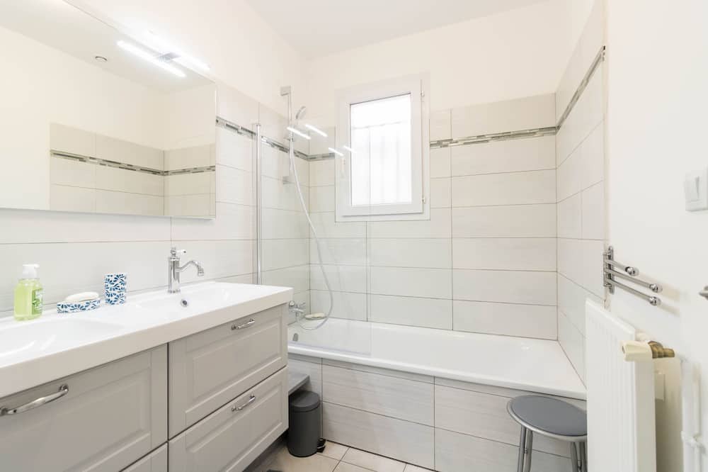 Photo of Bathroom in Revel