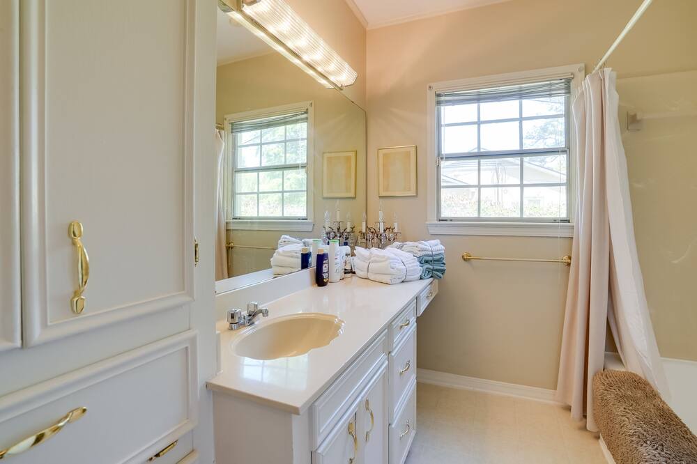 Photo of Bathroom in Broadmoor