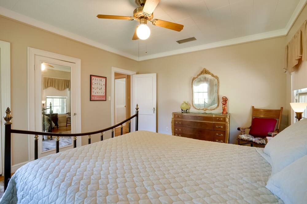 Photo of Bedroom in Broadmoor