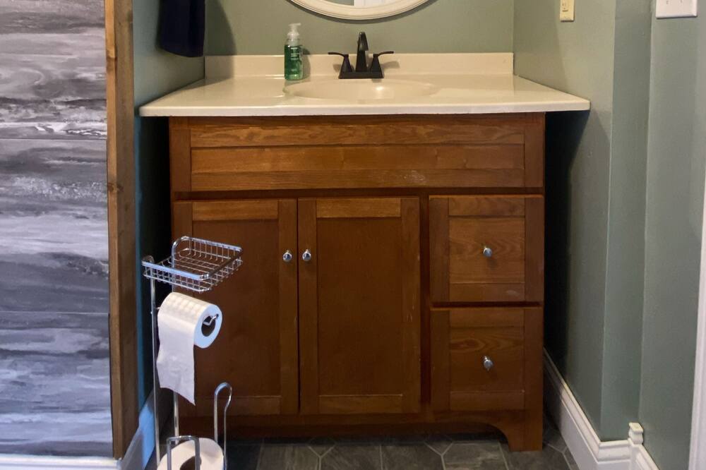 Photo of Bathroom in Painton
