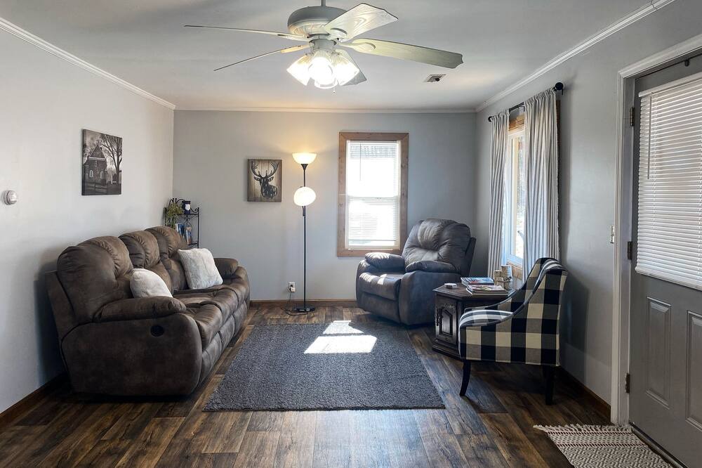 Photo of Livingroom in Painton