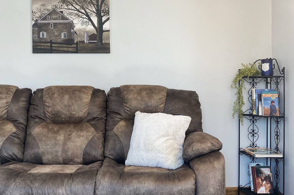 Photo of Livingroom in Painton