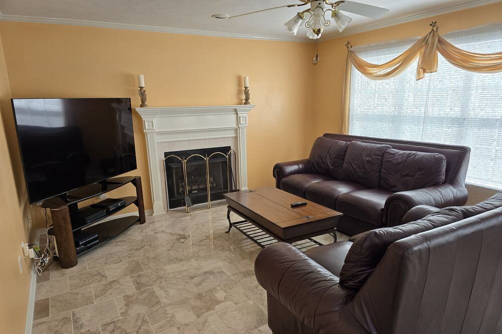 Photo of Livingroom in Evans