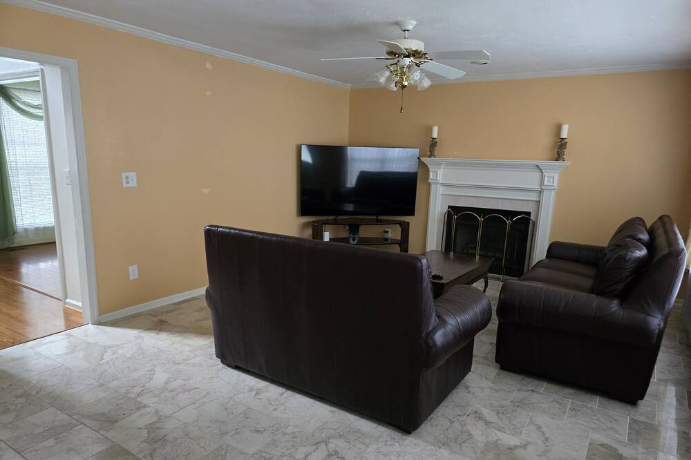 Photo of Livingroom in Evans