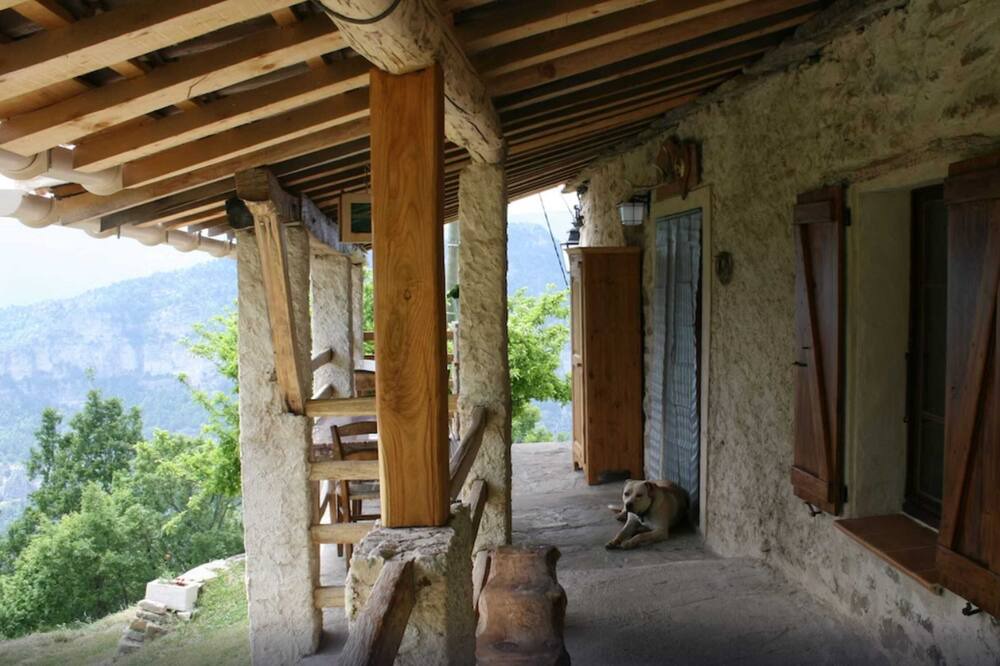 Photo of Patio Balcony in Braux
