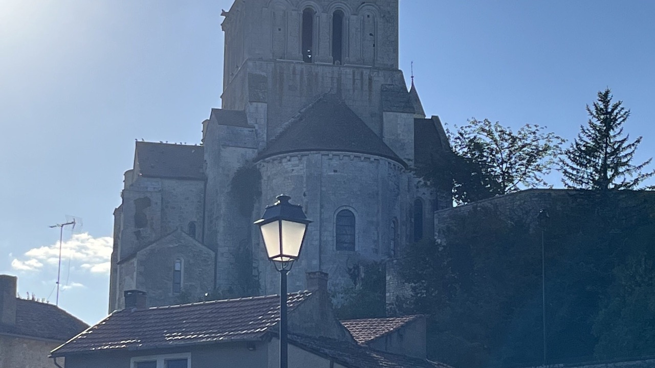 Photo of Others in Valdivienne