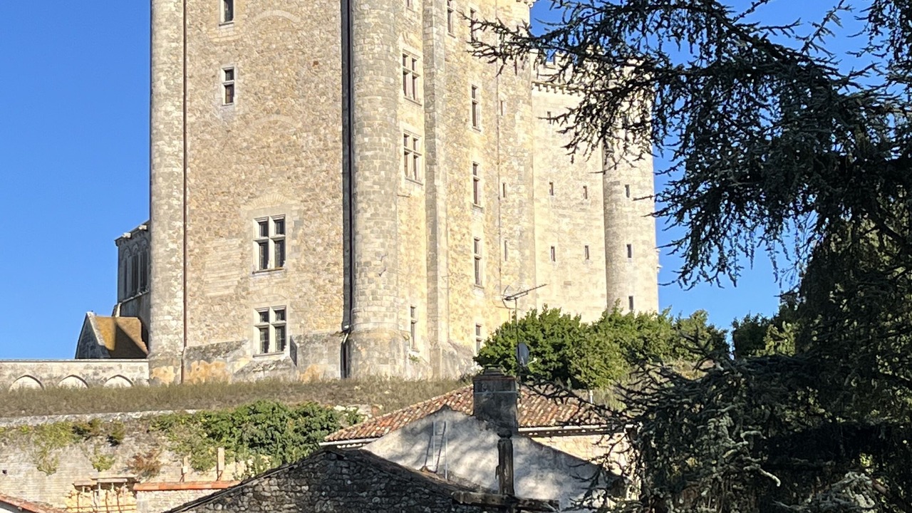 Photo of Others in Valdivienne