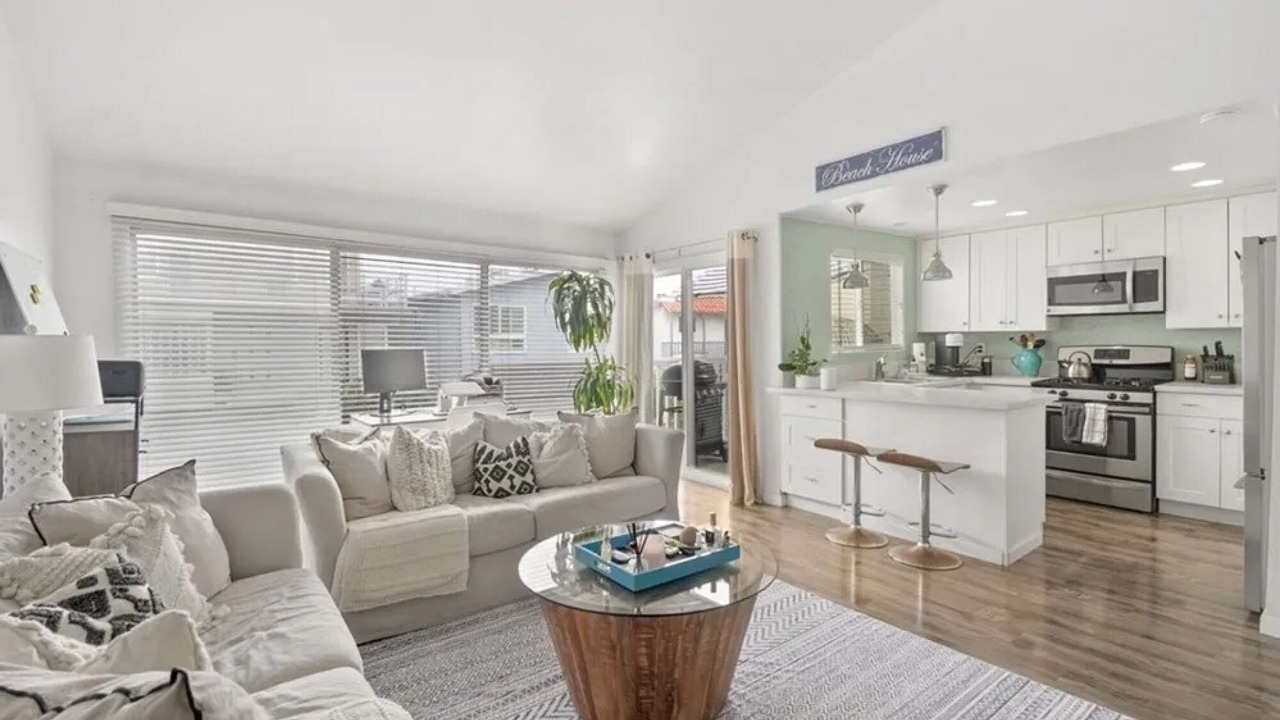 Photo of Livingroom in The Strand