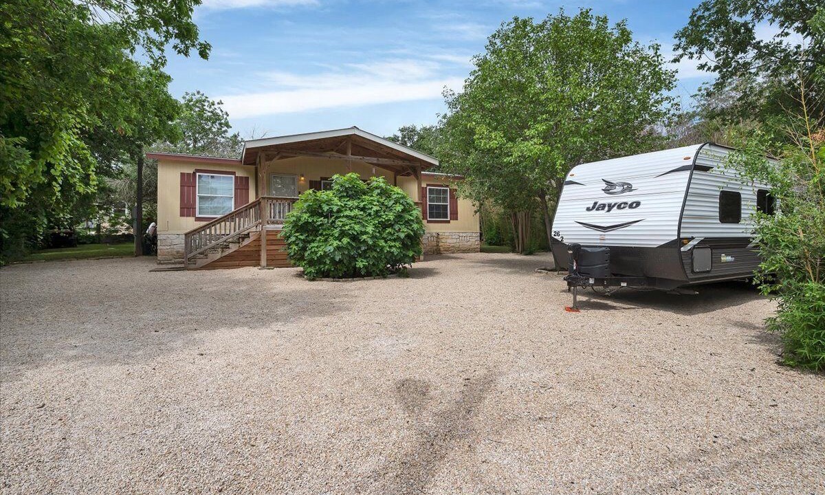 Photo of Outdoor in Apache Shores