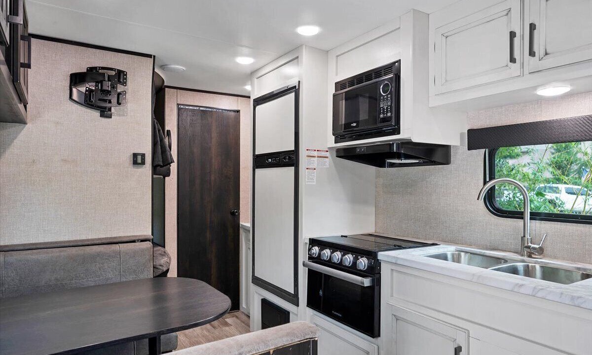 Photo of Kitchen in Apache Shores