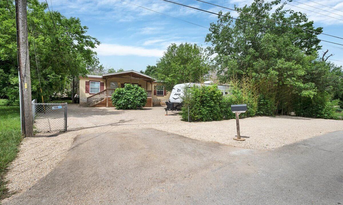 Photo of Outdoor in Apache Shores