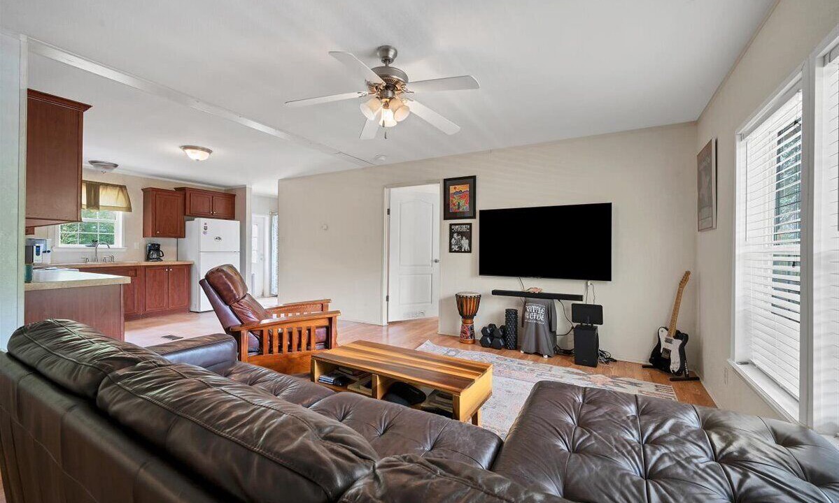 Photo of Livingroom in Apache Shores