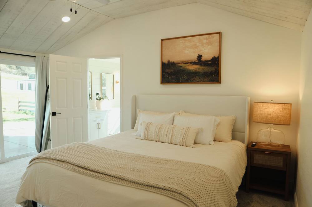 Photo of Bedroom in Jayhawk