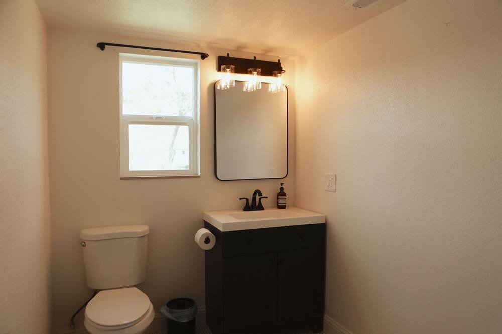Photo of Bathroom in Jayhawk