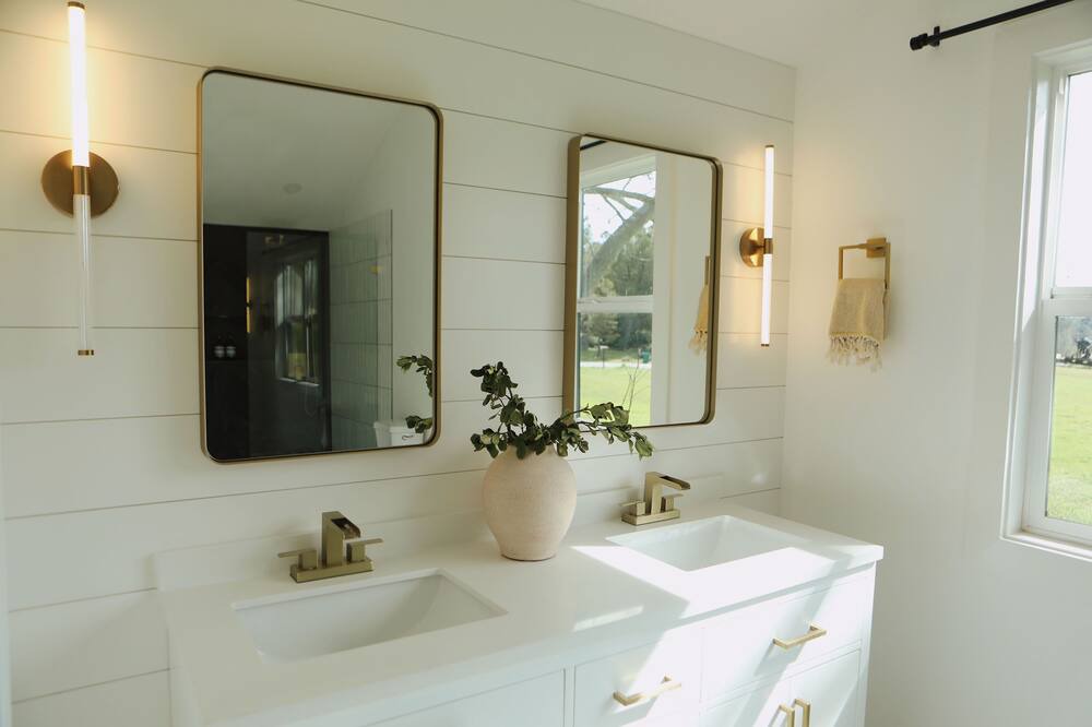 Photo of Bathroom in Jayhawk