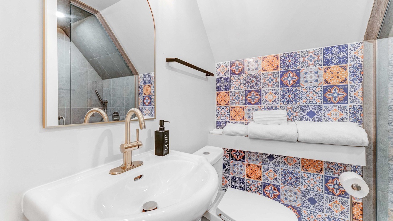 Photo of Bathroom in Centretown