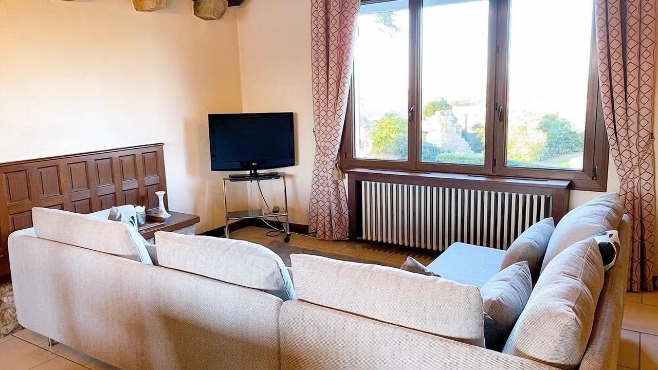 Photo of Livingroom in Boucey
