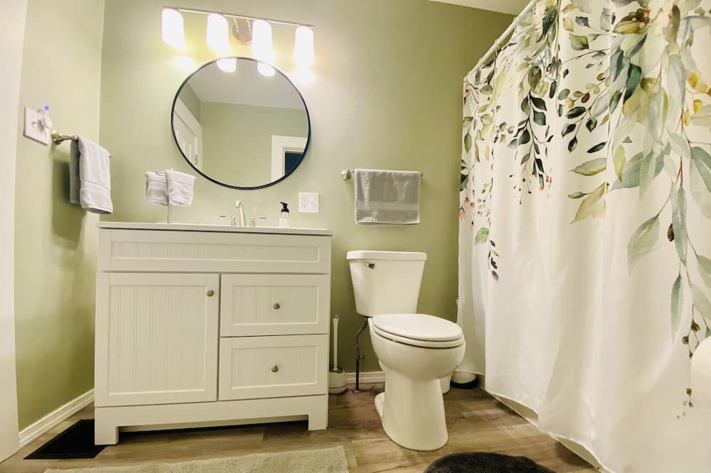 Photo of Bathroom in Carlinville