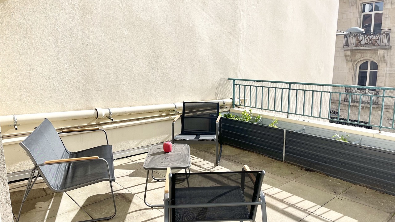 Photo of Outdoor in Poincare - Foch - Anatole France - Croix de Bourgogne