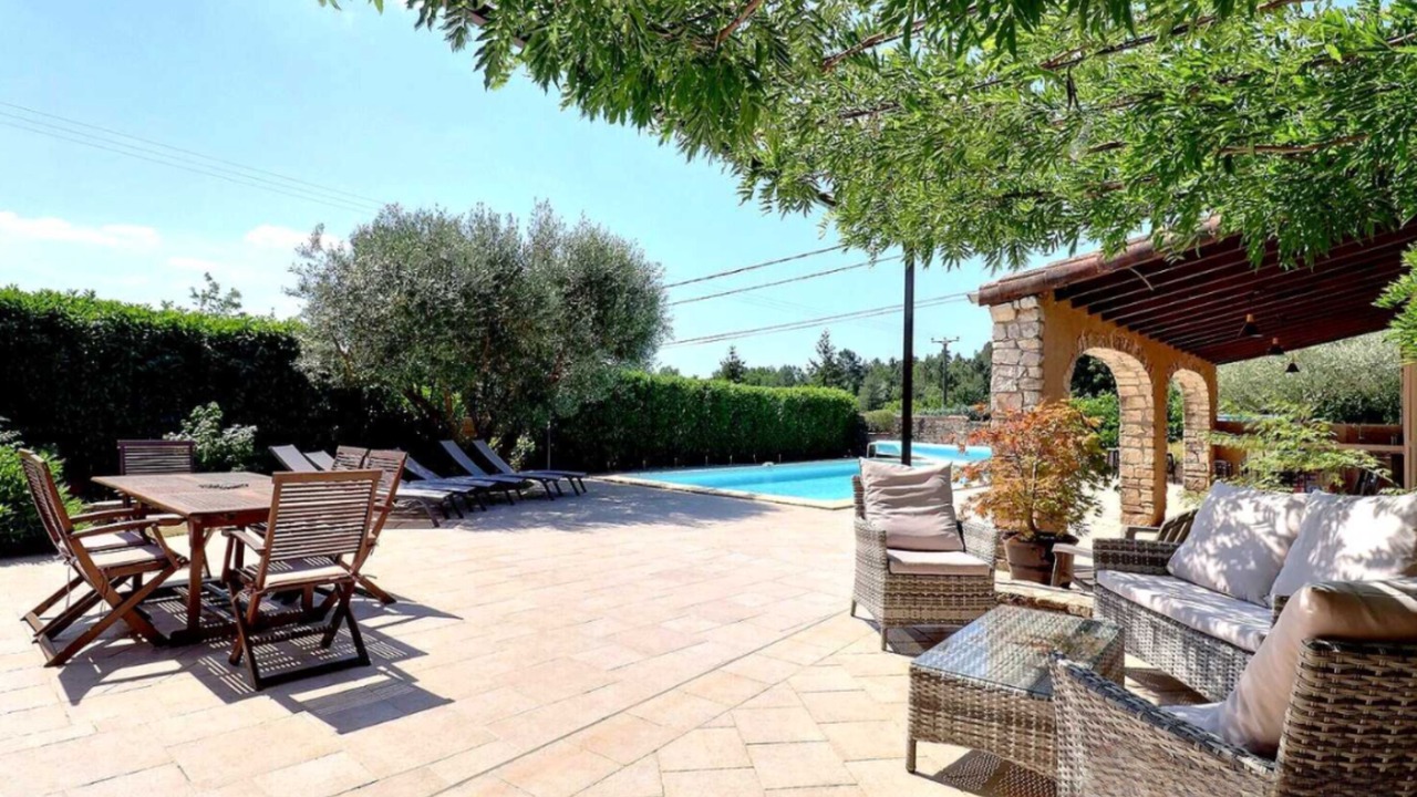 Photo of Patio Balcony in Salavas