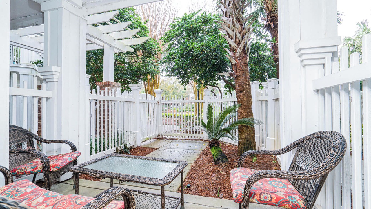 Photo of Patio Balcony in Baytowne Wharf