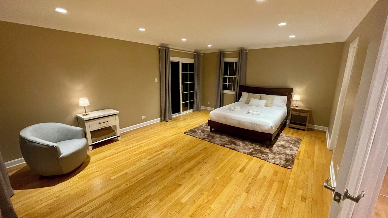 Photo of Others in Darien