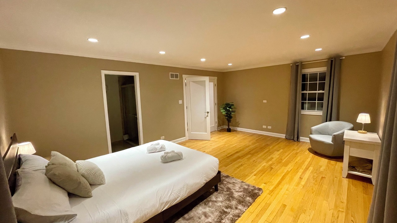 Photo of Others in Darien