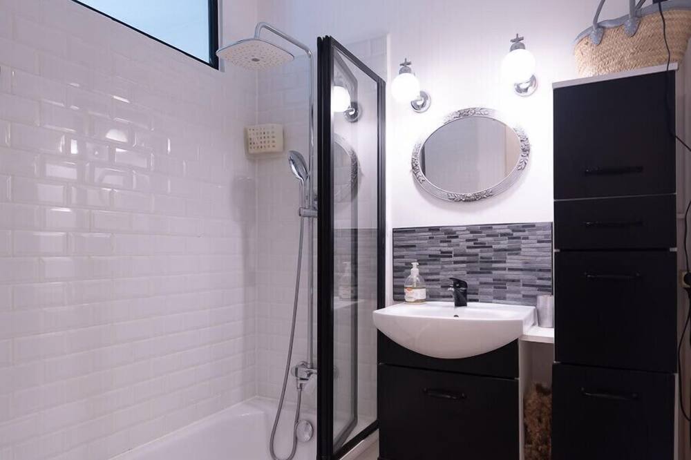 Photo of Bathroom in Bagnolet