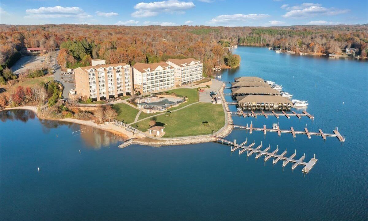 Photo of Outdoor in Smith Mountain Lake