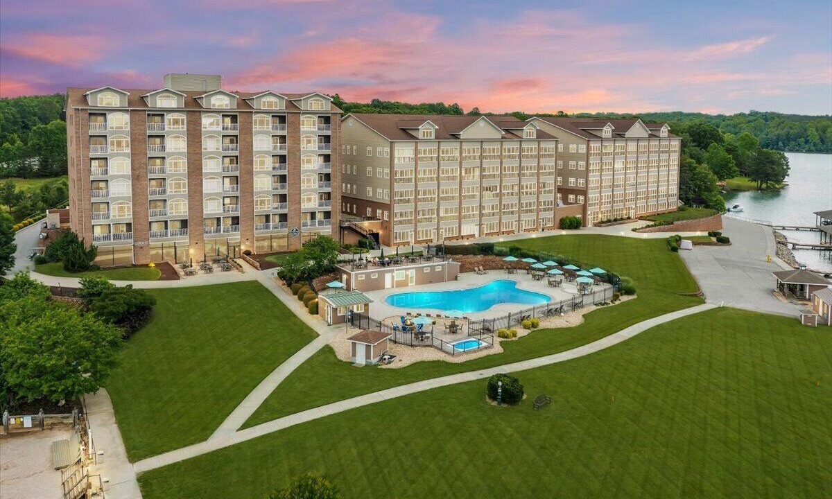 Photo of Outdoor in Smith Mountain Lake
