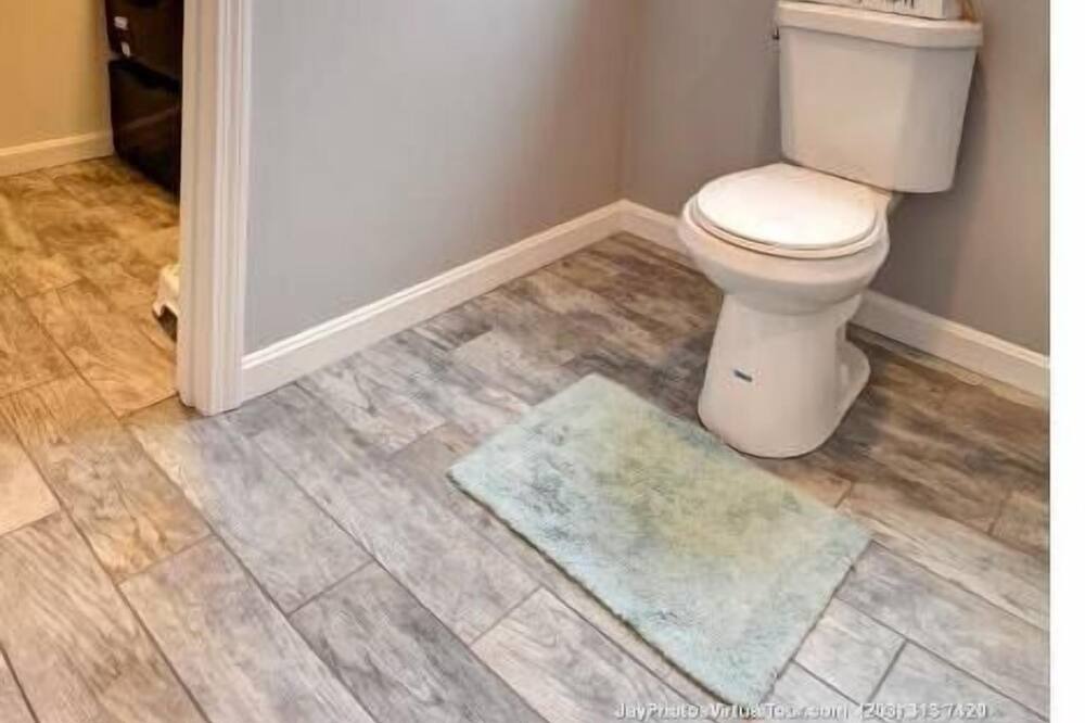 Photo of Bathroom in Webster Square