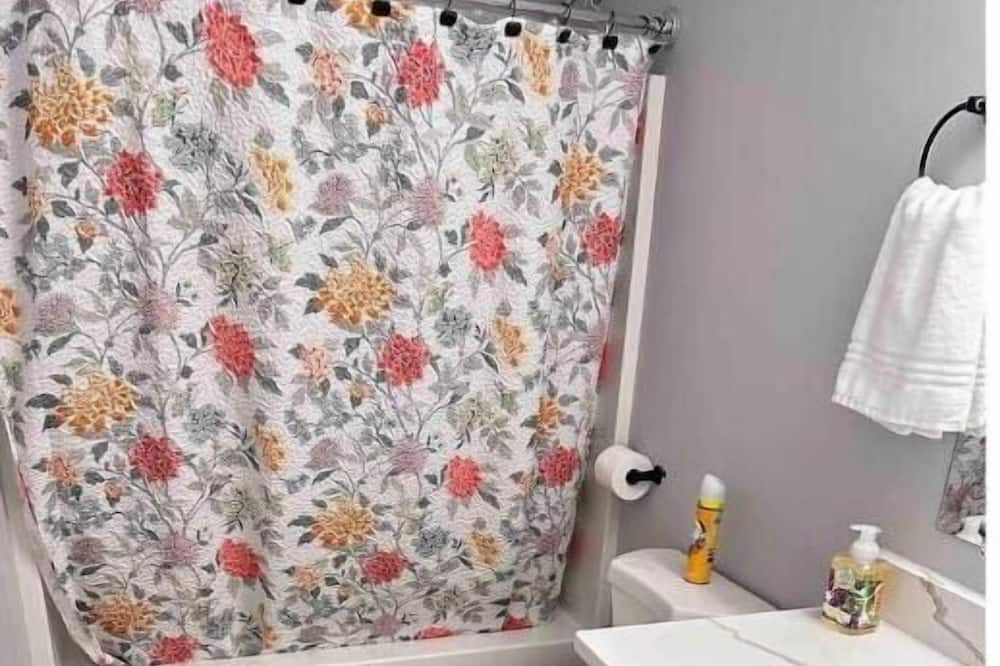 Photo of Bathroom in Webster Square
