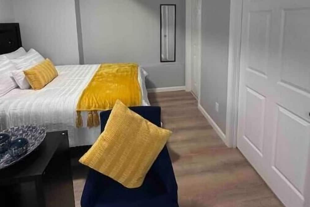 Photo of Bedroom in Webster Square