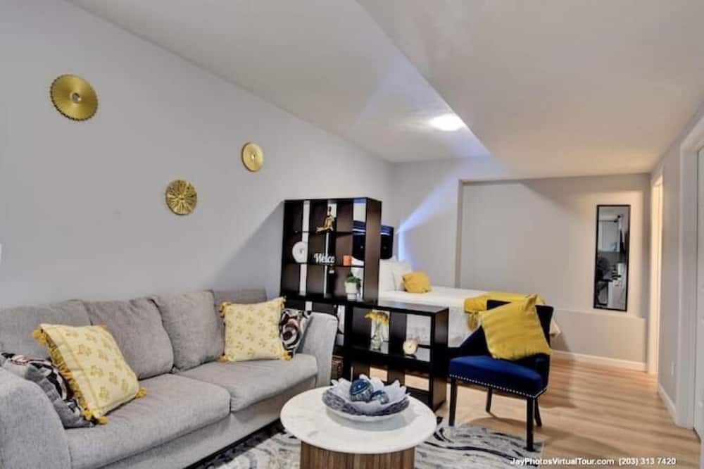 Photo of Livingroom in Webster Square