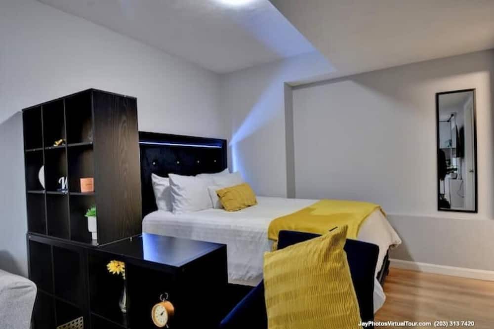 Photo of Bedroom in Webster Square