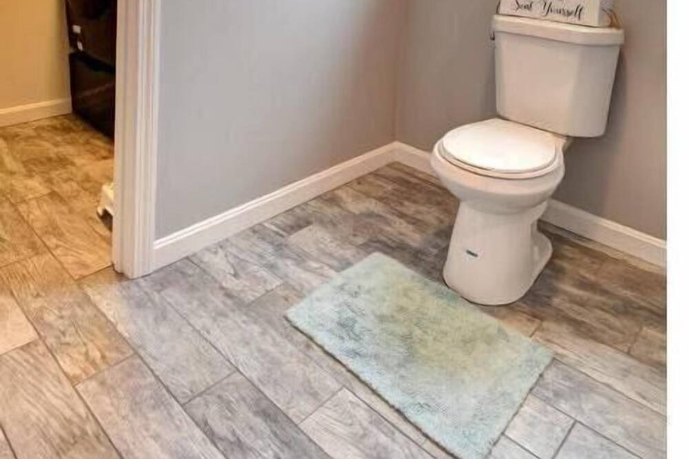 Photo of Bathroom in Webster Square