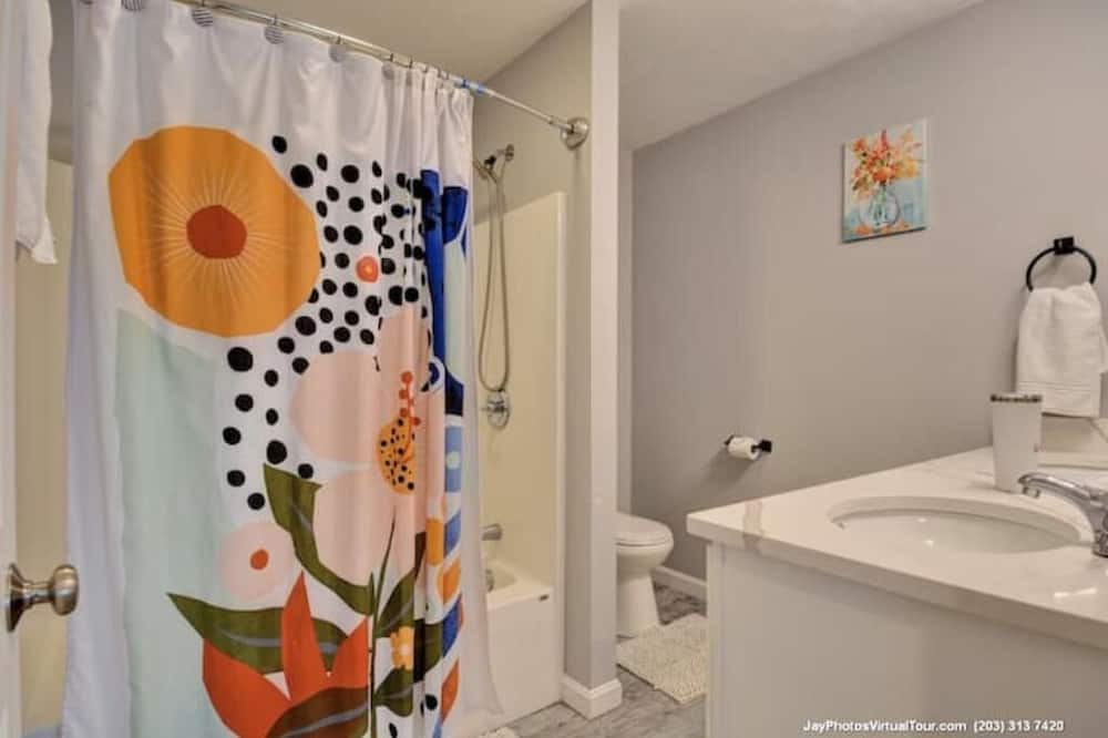 Photo of Bathroom in Webster Square